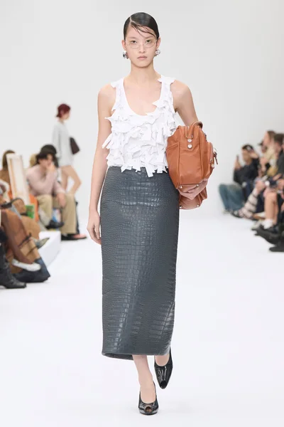 Look 48